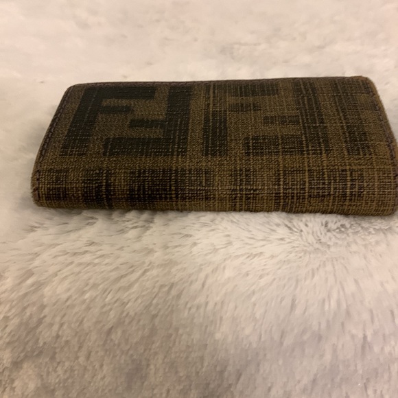 Authentic Fendi Key ๐ Holder - Picture 14 of 15